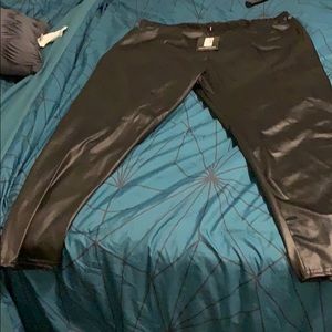 Pretty Little Thing “wet look” legging